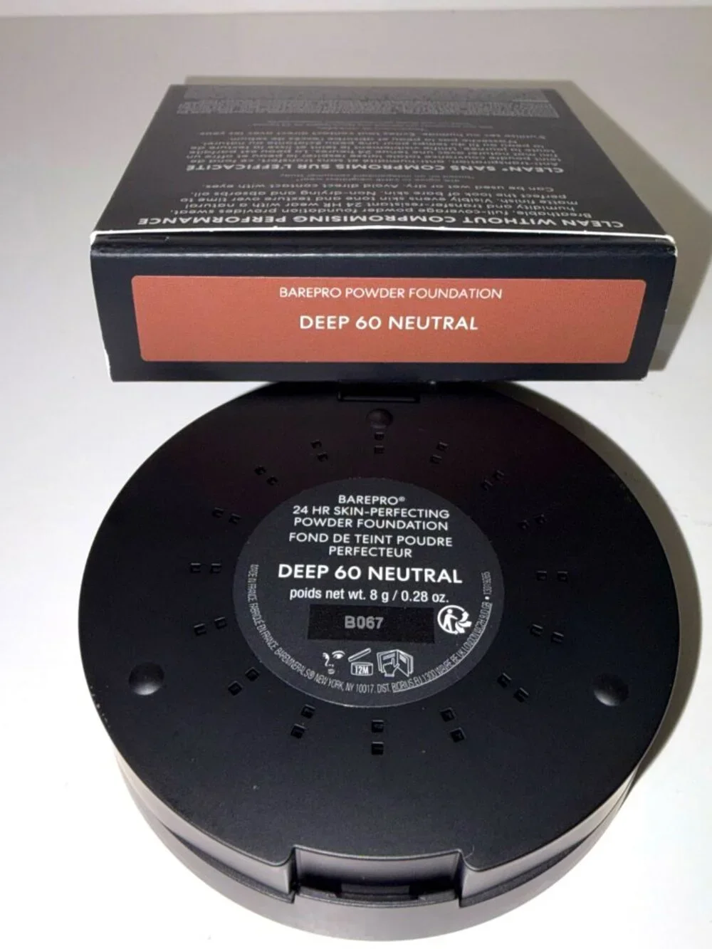 BareMinerals Barepro 24HR Wear Skin-Perfecting Powder Foundation